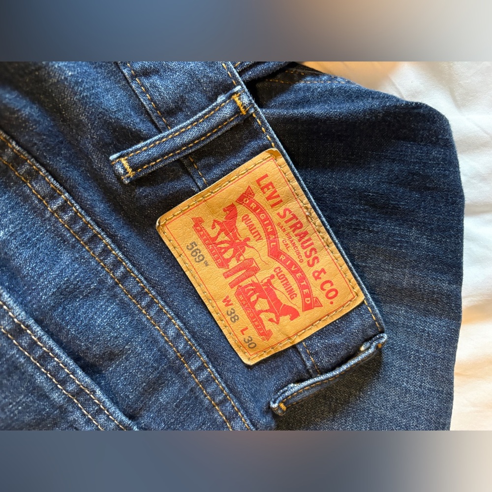 Levi’s 569 - Picture 2 of 2
